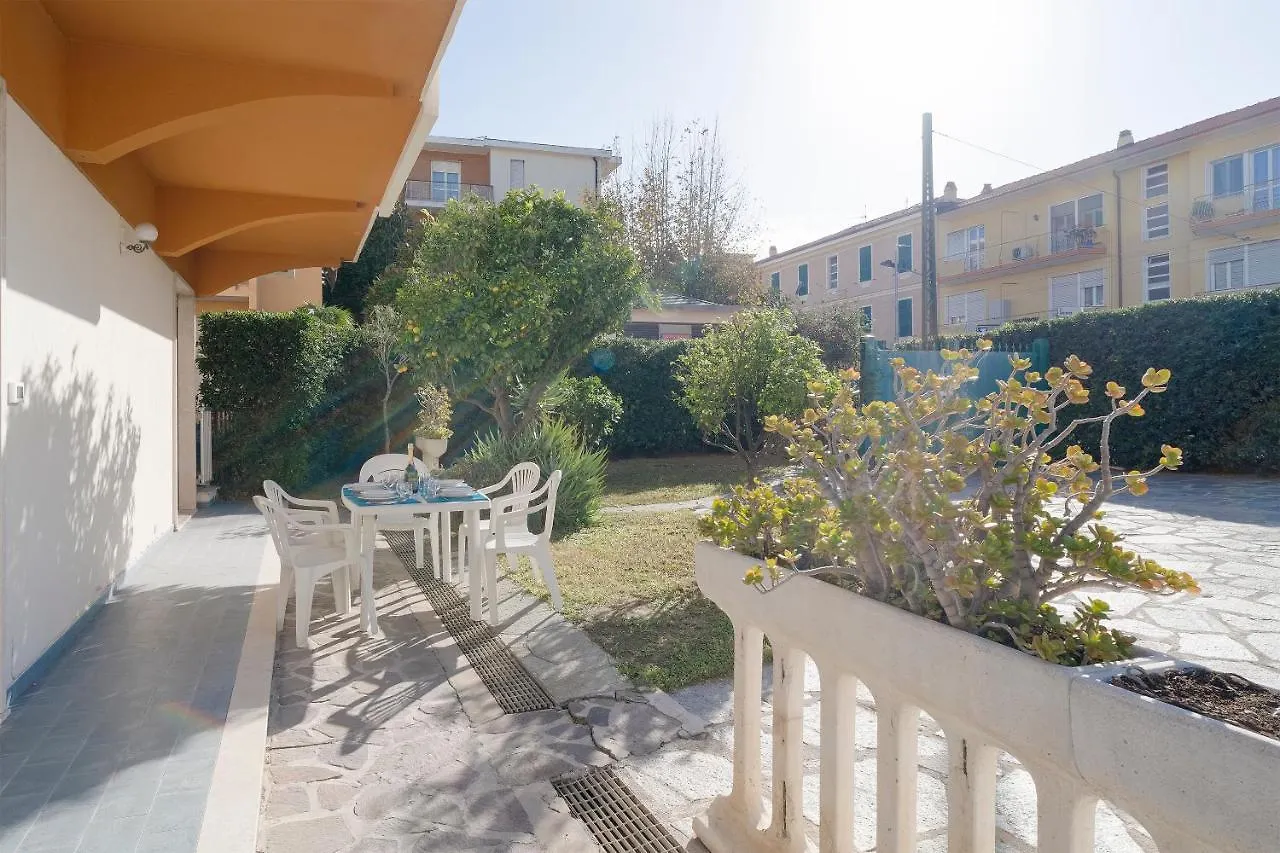 La Serena Di Bordighera Vintage Flat 0*,  Italy